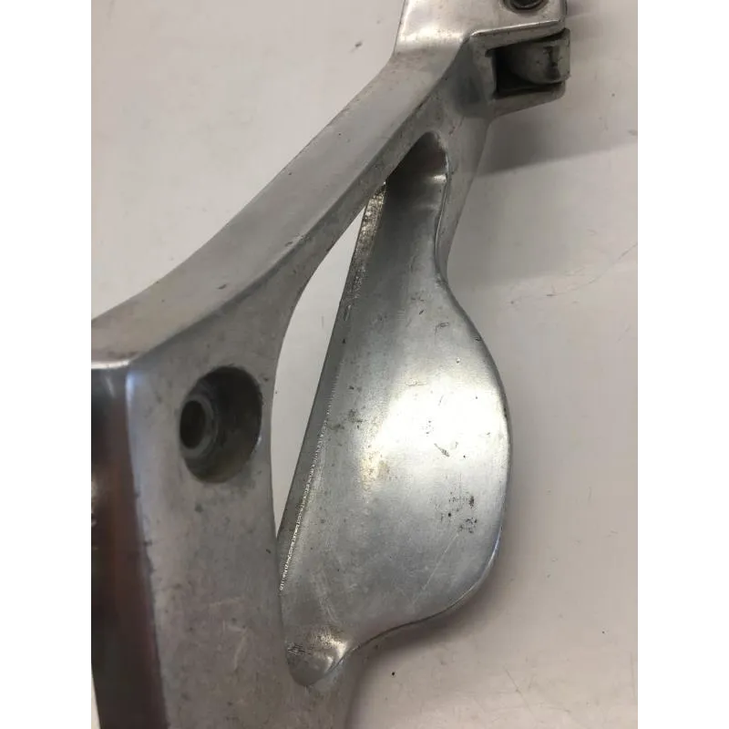 Platine et repose pieds arriere gauche YAMAHA TDM 850 1996-2001