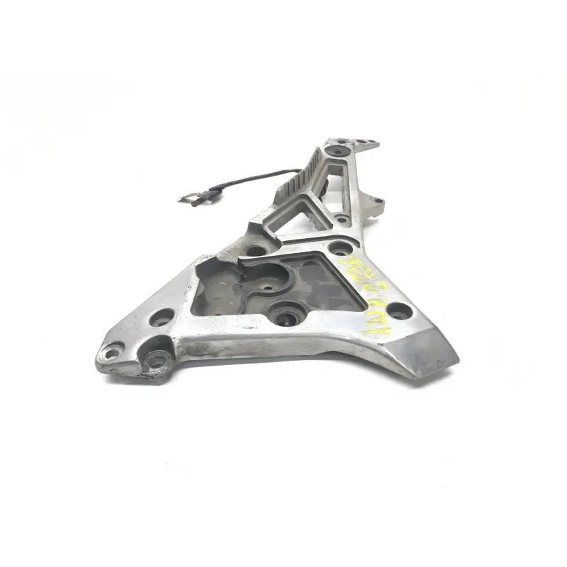 Platine arriere droite YAMAHA FJ 1200 1986-1987