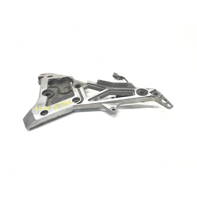 Platine arriere droite YAMAHA FJ 1200 1986-1987