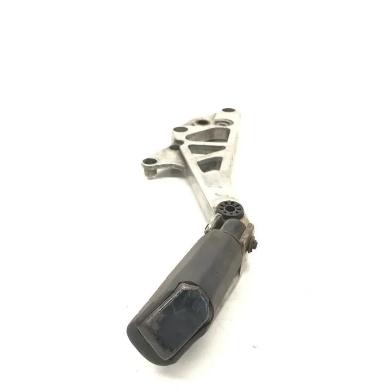 Platine et repose pieds arriere droit HONDA VF 400 F 1983-1984
