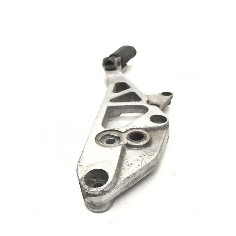 Platine et repose pieds arriere droit HONDA VF 400 F 1983-1984