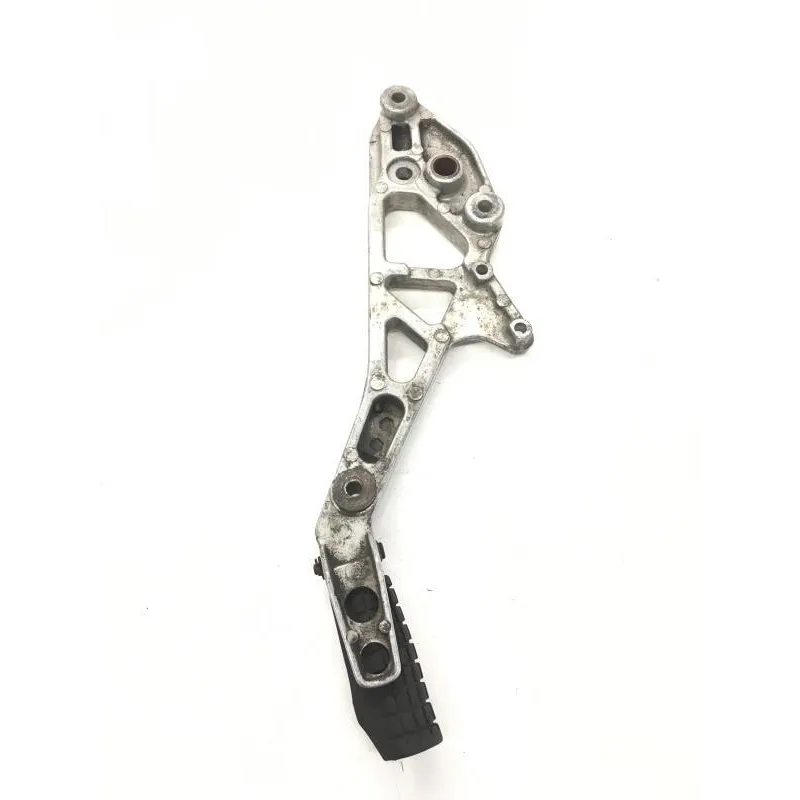 Platine et repose pieds arriere droit HONDA VF 400 F 1983-1984
