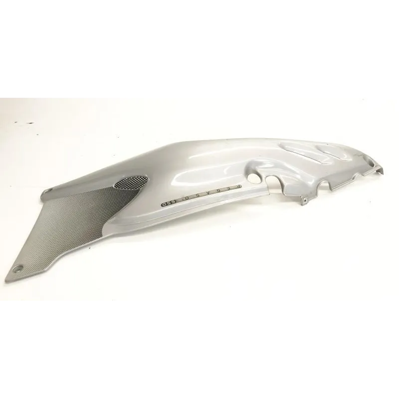 Cache carenage sous selle droit APRILIA PEGASO 3 650 1997-2000