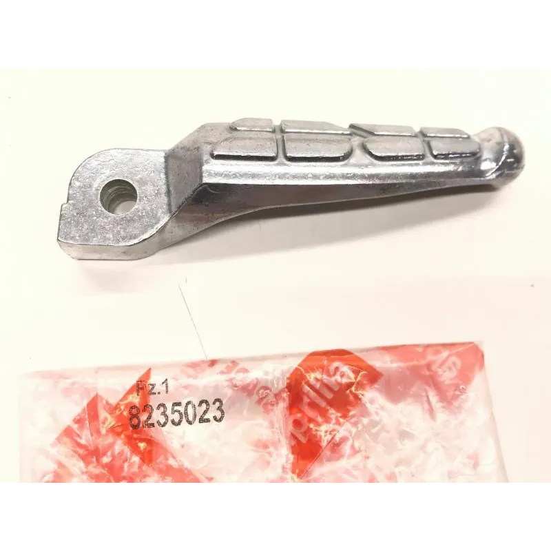 Repose pieds arriere gauche APRILIA RS 50 1999-2005