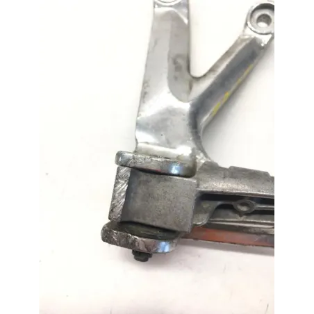 Platine et repose pieds arriere gauche YAMAHA TZR 50 1997-2002