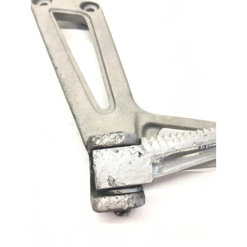 Platine et repose pieds arriere gauche YAMAHA TDR 125 1993-1996