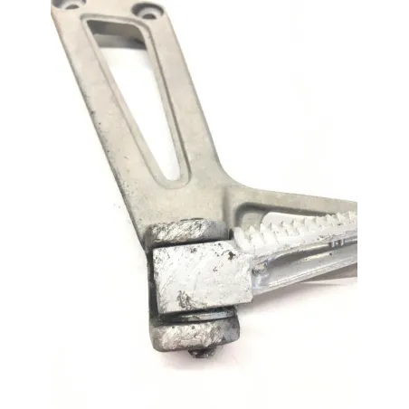 Platine et repose pieds arriere gauche YAMAHA TDR 125 1993-1996