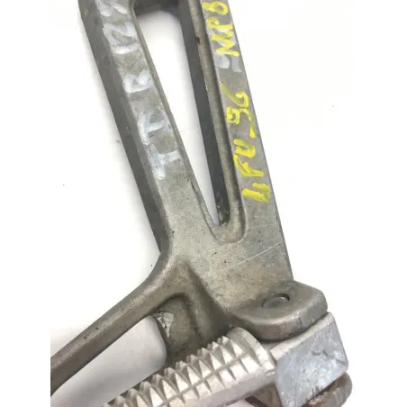 Platine et repose pieds arriere droit YAMAHA TDR 125 1993-1996