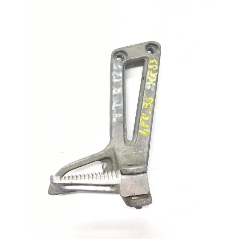 Platine et repose pieds arriere droit YAMAHA TDR 125 1993-1996
