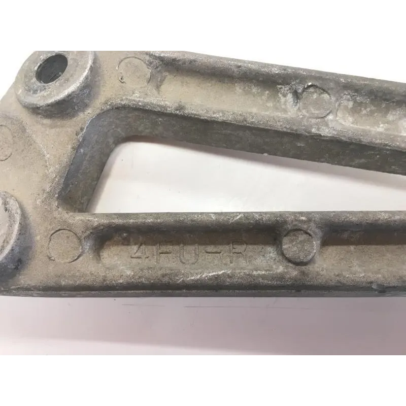 Platine et repose pieds arriere droit YAMAHA TDR 125 1993-1996