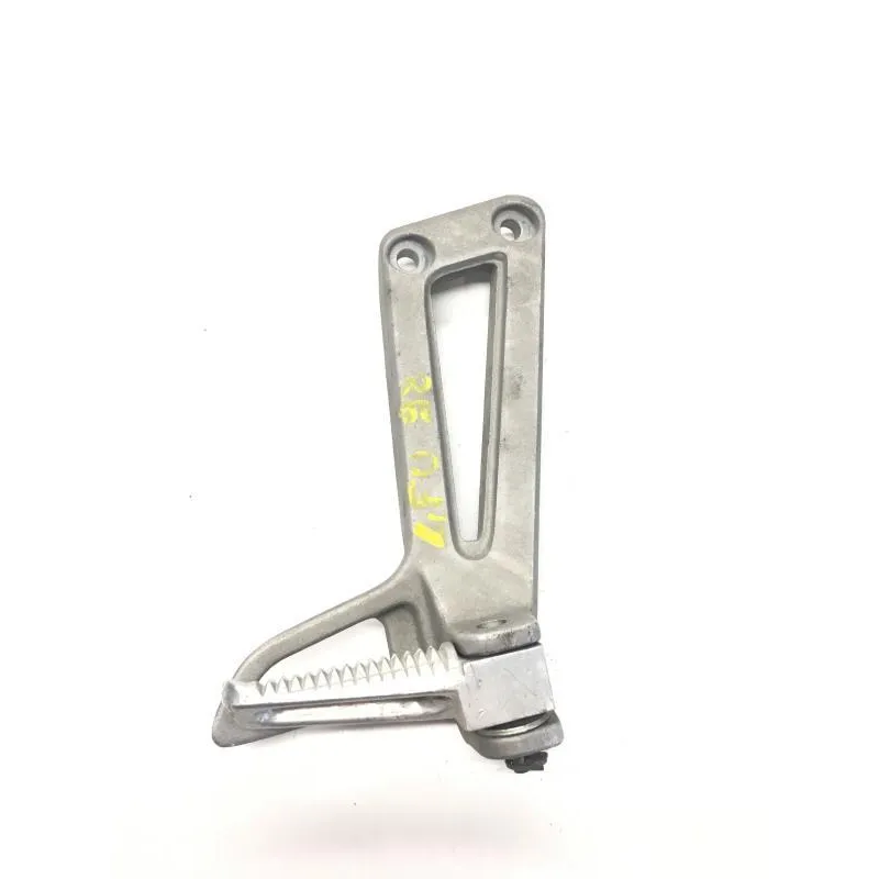 Platine et repose pieds arriere droit YAMAHA TDR 125 1993-1996