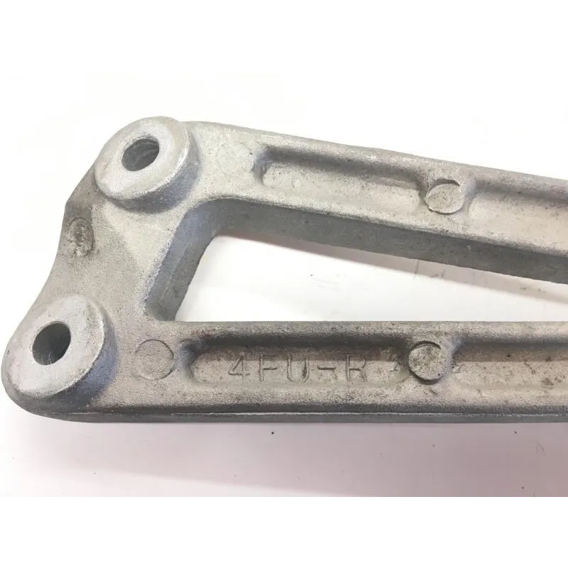 Platine et repose pieds arriere droit YAMAHA TDR 125 1993-1996