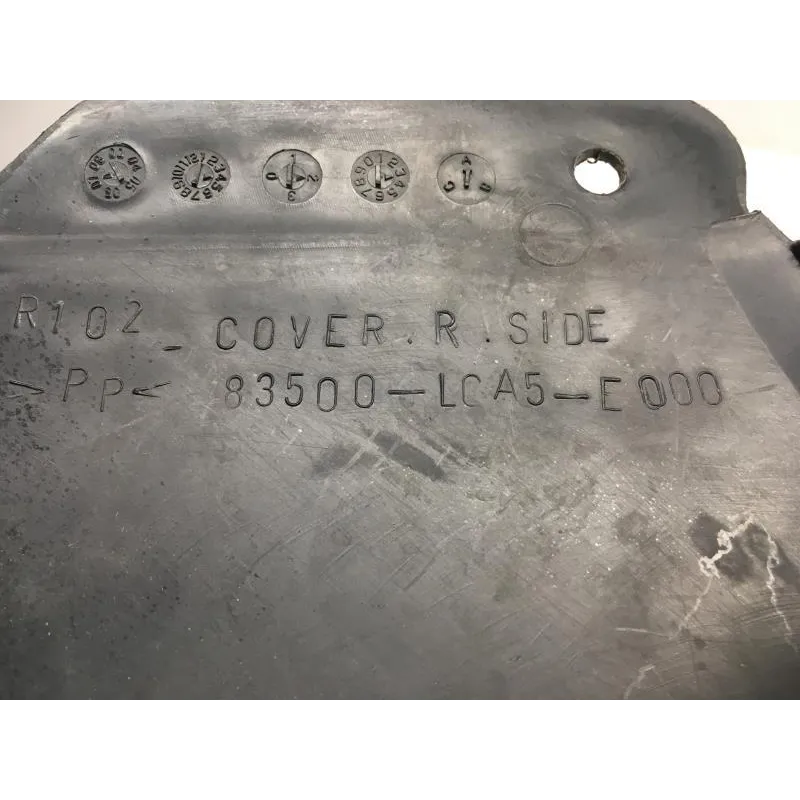 Cache lateral droit KYMCO MXU 300 2005-2006