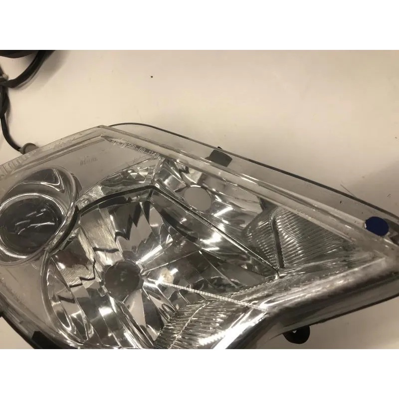 Optique avant droit (feux)(phare) PEUGEOT SATELIS 125 2006-2011