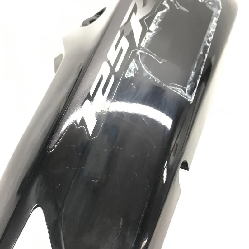 Cache carenage coque arriere droit HONDA CBR 125 R 2004-2006