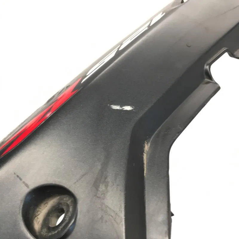 Cache carenage coque arriere droit HONDA CBR 125 R 2004-2006