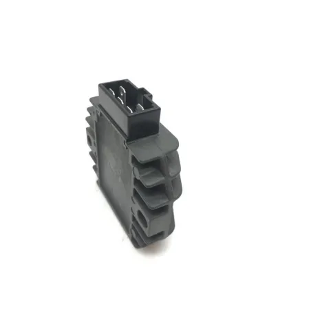 Regulateur charge batterie PIAGGIO VESPA LX 125 2005-2009