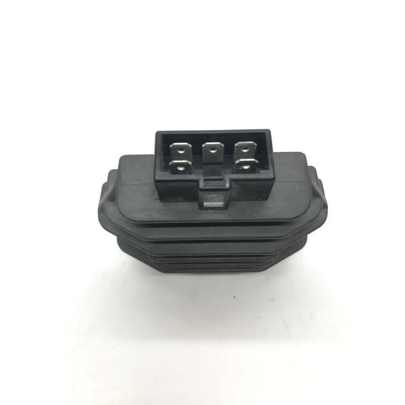 Regulateur charge batterie PIAGGIO VESPA LX 125 2005-2009
