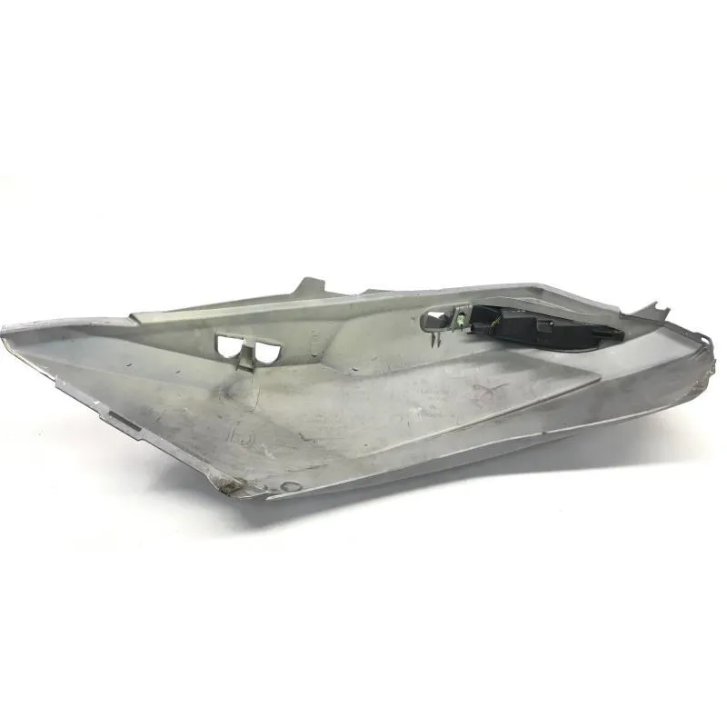 Cache carenage coque arriere droit PEUGEOT SATELIS 125 2006-2008