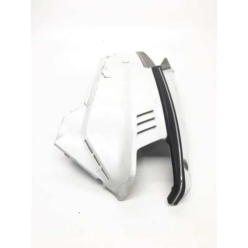Cache carenage coque arriere droit YAMAHA XC 125 1985-1989 BELUGA