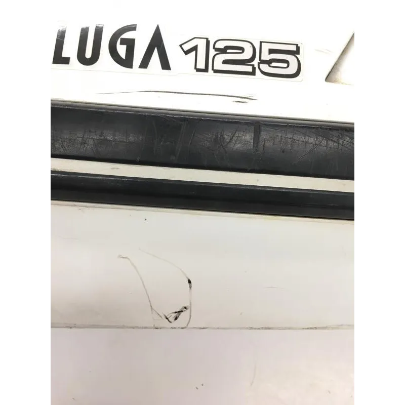 Cache carenage coque arriere gauche YAMAHA XC 125 1985-1989 BELUGA