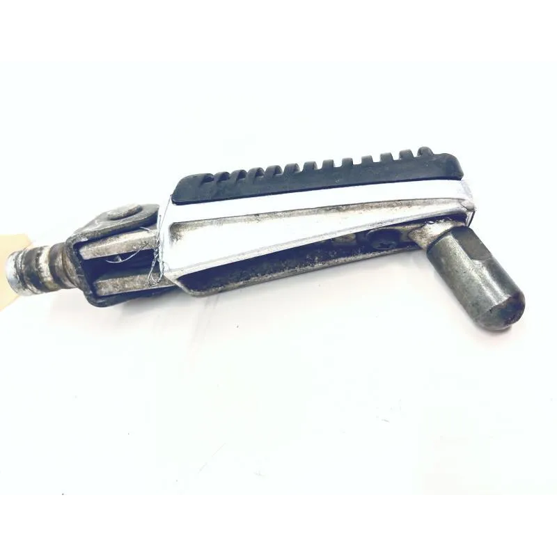 Repose pieds avant droit YAMAHA FZS 600 2000-2001 FAZER