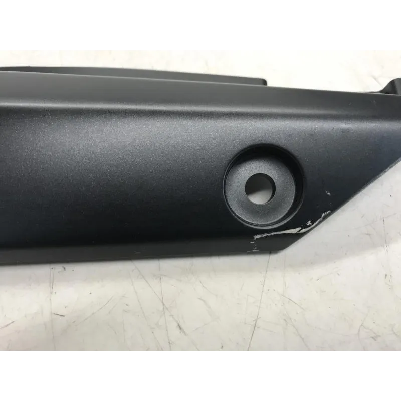 Cache carenage sous selle gauche SUZUKI GSF 650 2007-2008 BANDIT