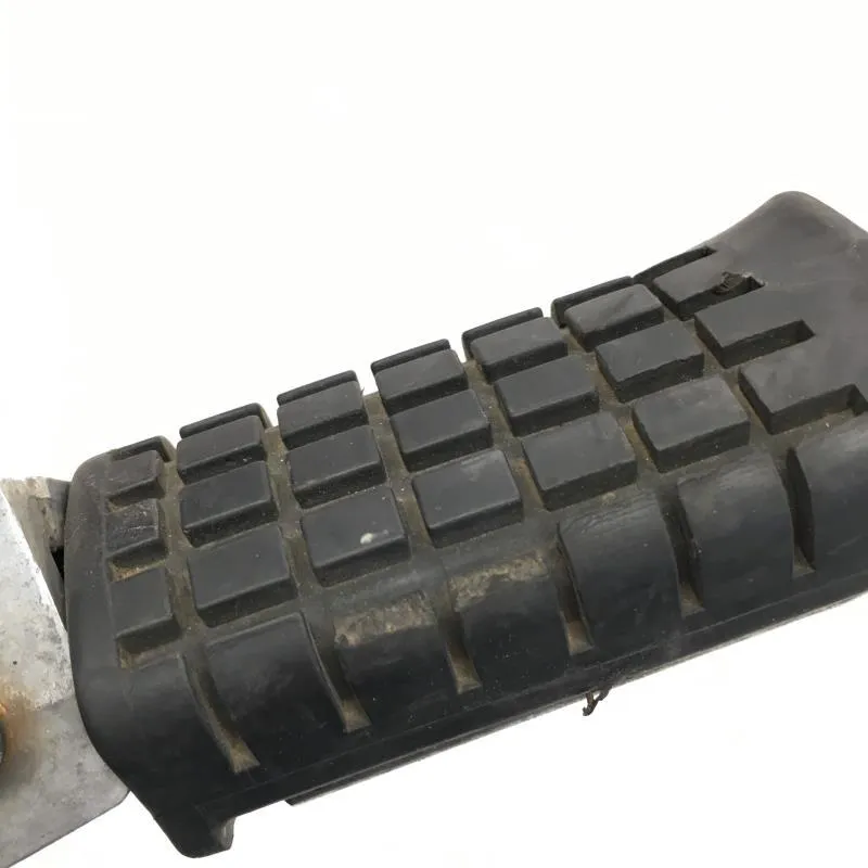 Platine et repose pieds arriere gauche HONDA CBX 650 E 1983-1984
