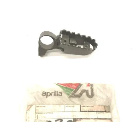 Repose pieds avant gauche APRILIA PEGASO 600 1990-1991