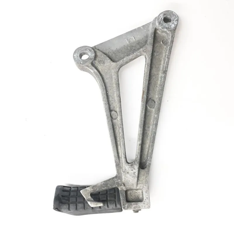 Platine et repose pieds arriere gauche HONDA CBR 125 R 2004-2006