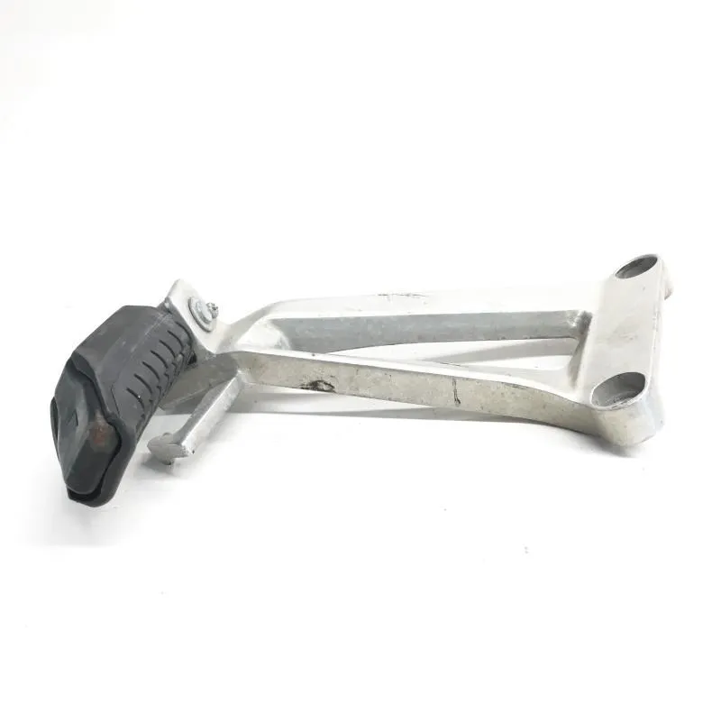Platine et repose pieds arriere gauche HONDA CBR 125 R 2004-2006