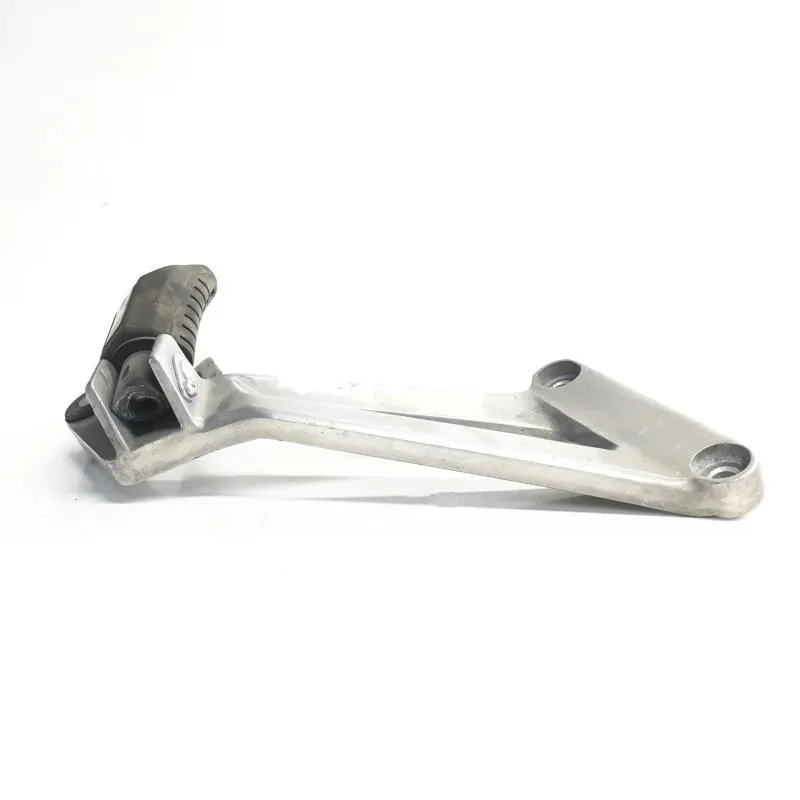 Platine et repose pieds arriere droit HONDA CBR 125 R 2004-2006