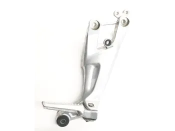 Platine et repose pieds arriere droit HONDA CBR 1100 XX 1999-2007