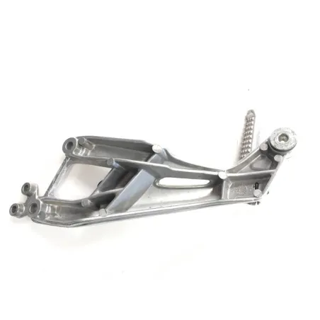 Platine et repose pieds arriere droit HONDA CBR 1100 XX 1999-2007