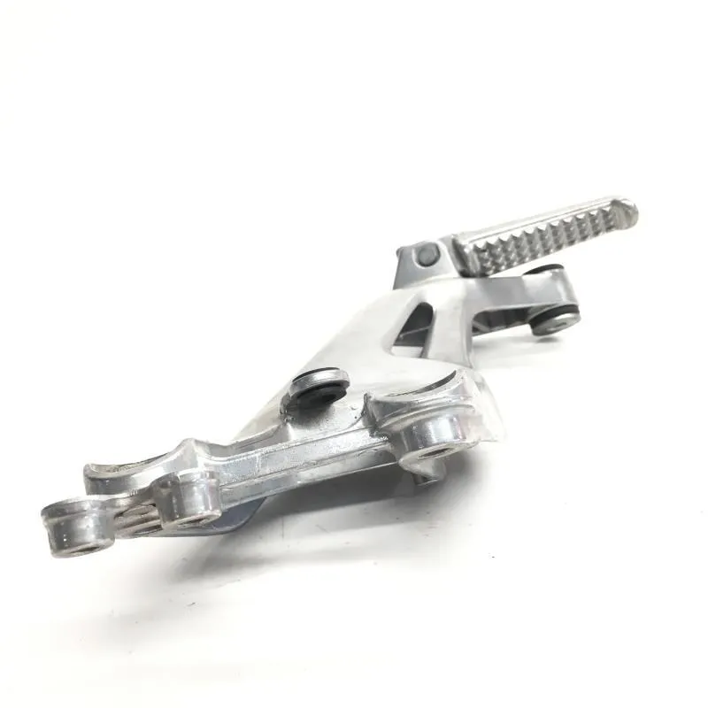 Platine et repose pieds arriere droit HONDA CBR 1100 XX 1999-2007