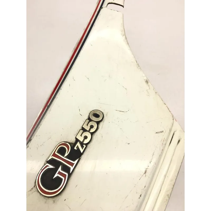 Cache carenage sous selle gauche KAWASAKI GPZ 550 1981-1985