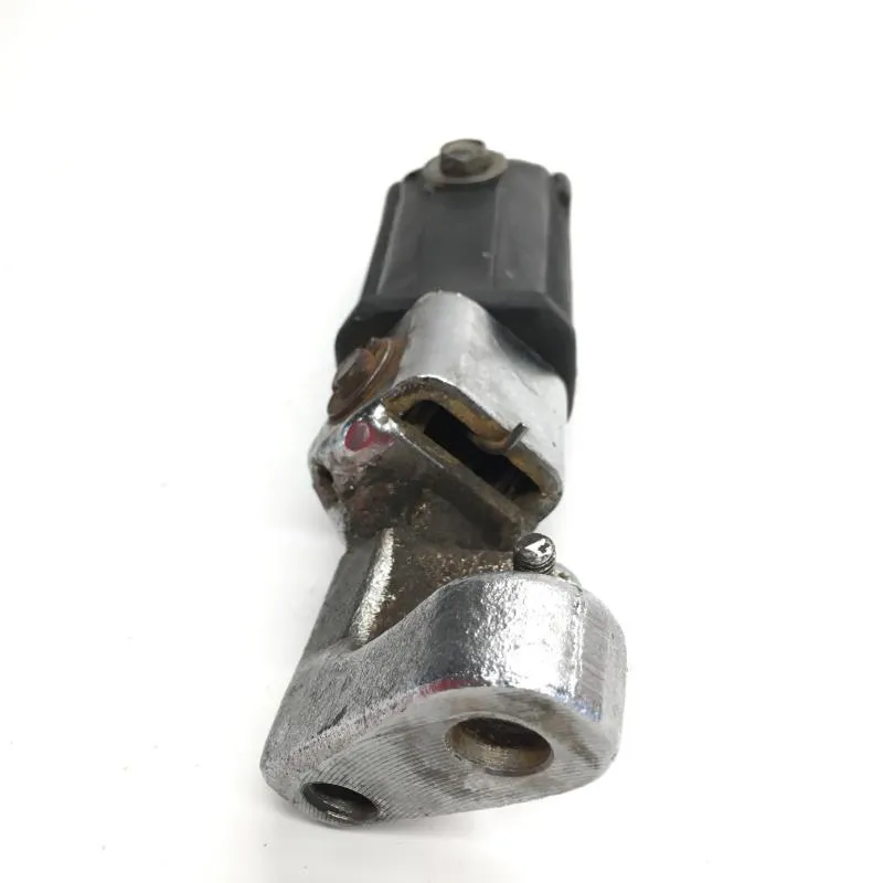 Platine et repose pieds arriere droit HONDA CBX 650 E 1983-1984
