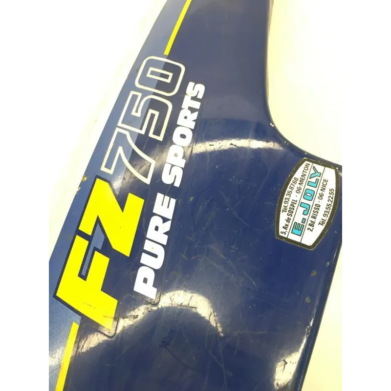 Cache carenage coque arriere gauche YAMAHA FZR 750 R 1988-1990