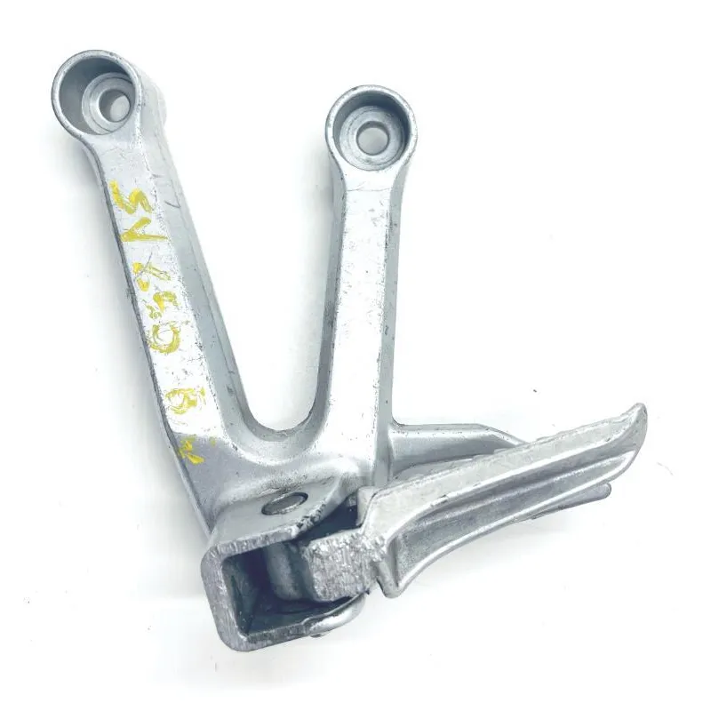 Platine et repose pieds arriere gauche SUZUKI SV 650 2003-2015