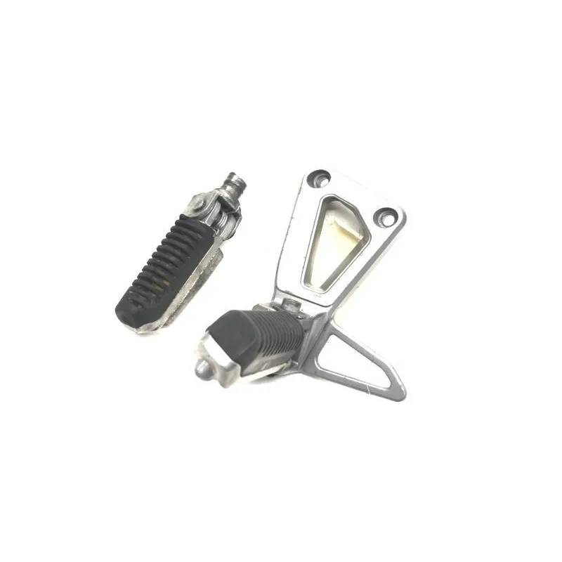 Platine et repose pieds arriere gauche SUZUKI GSF 1200 1996-2000 BANDIT