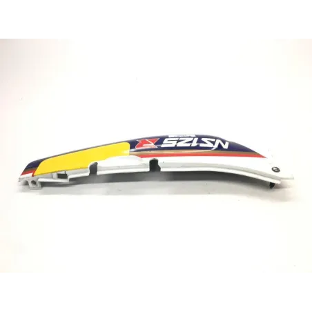 Cache carenage sous selle gauche HONDA NSR 125 1987-1988