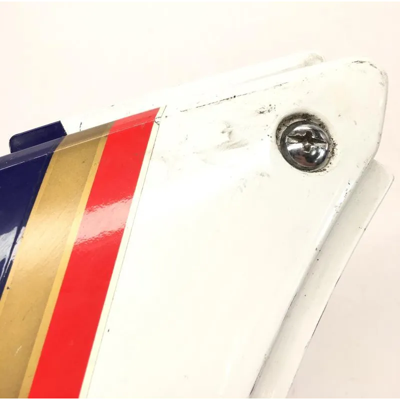 Cache carenage sous selle gauche HONDA NSR 125 1987-1988