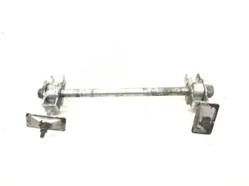 Axe de roue arriere HONDA XL V 125 2001-2006 VARADERO