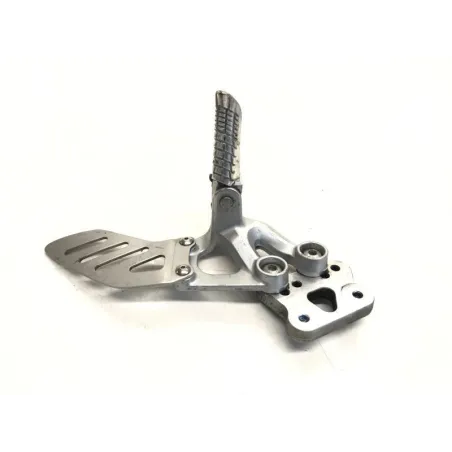 Platine avant gauche SUZUKI GSXR 750 2008-2010