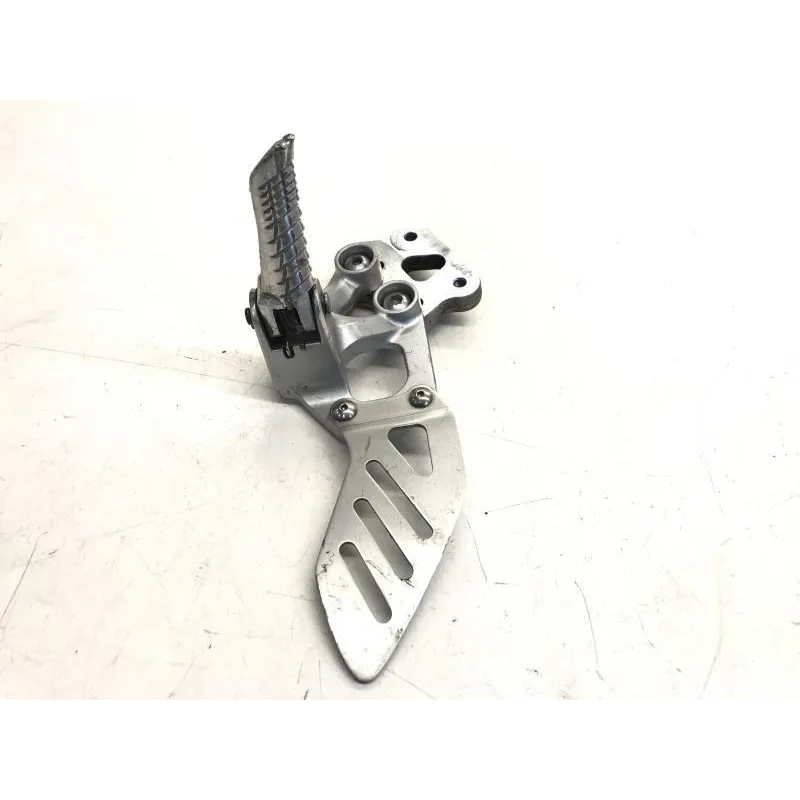 Platine avant gauche SUZUKI GSXR 750 2008-2010