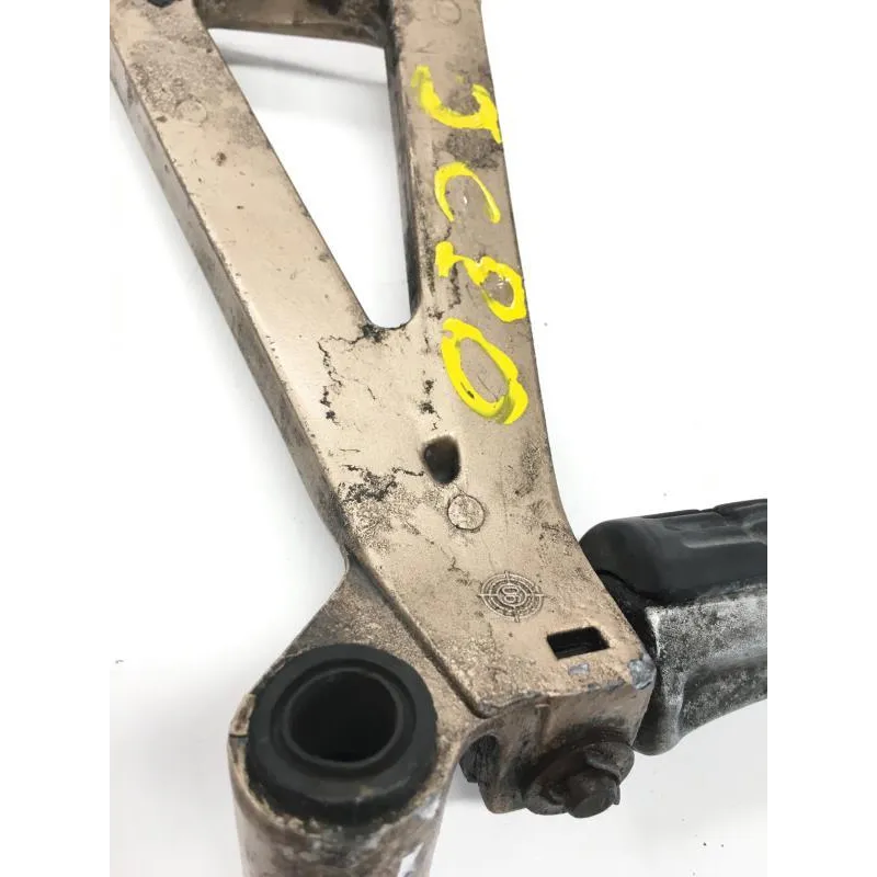 Platine et repose pieds arriere droit HONDA NSR 125 1990-1992