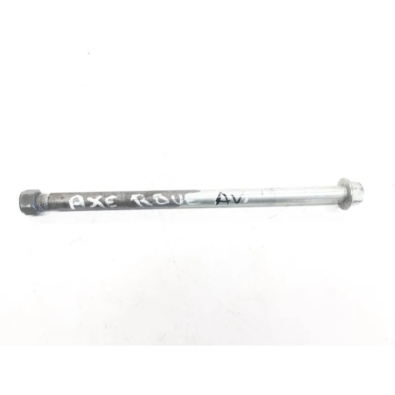 Axe de roue avant YAMAHA TW 125 2002-2006