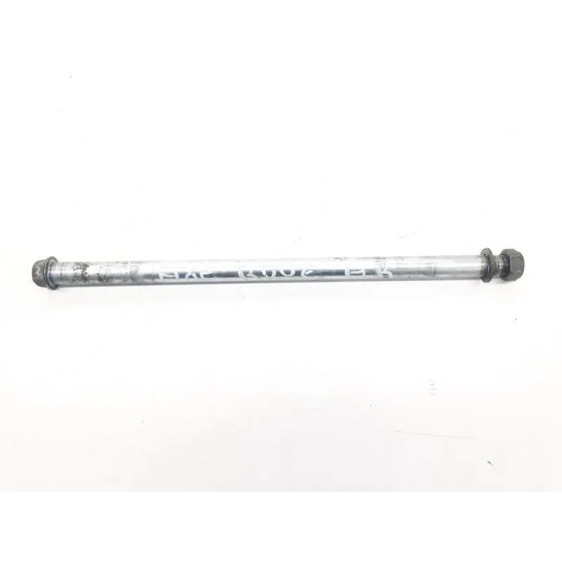 Axe de roue arriere YAMAHA TW 125 2002-2006