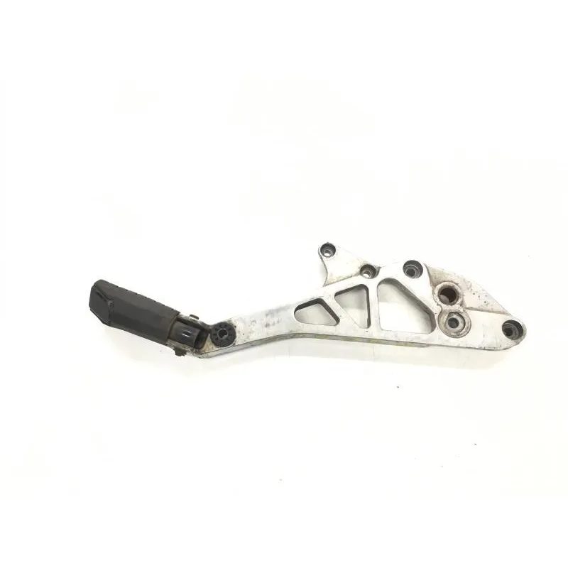Platine et repose pieds arriere droit HONDA VF 400 F 1983-1984