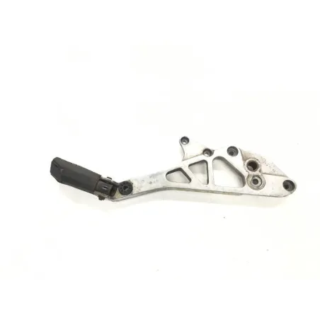Platine et repose pieds arriere droit HONDA VF 400 F 1983-1984